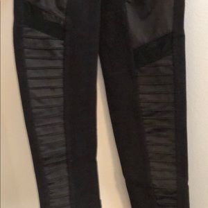 ALO Yoga Moto Leggings